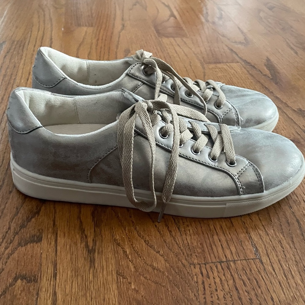 Secret Celebrity Felicity Metallic Gold Pearlized Taupe Sneakers Shoes Women’s 9